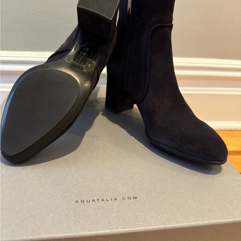 Aquatalia Black Heeled Boots Elegant Suede Finish